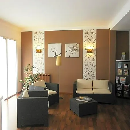 Hotel Jaures 2*