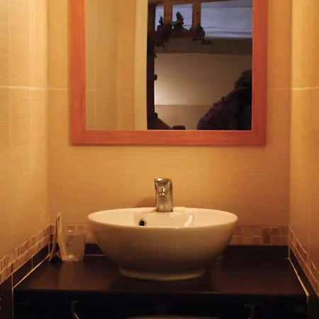 Hotel Jaures Tolón