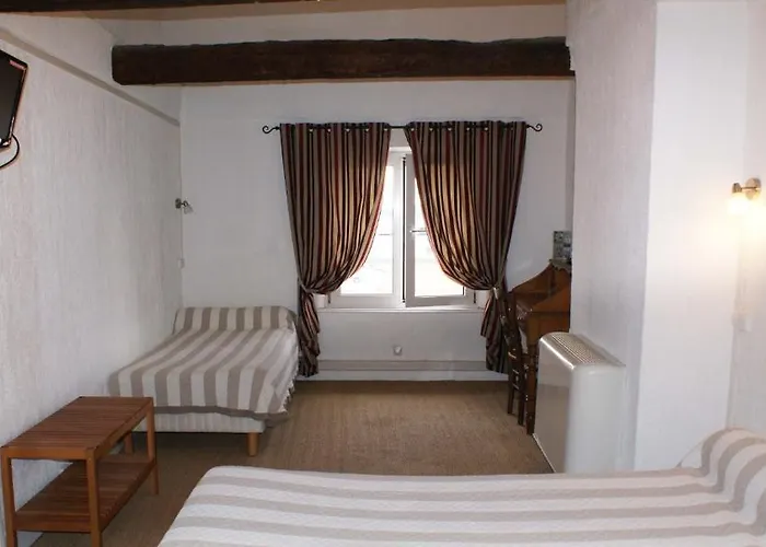 Jaures Отель 2*