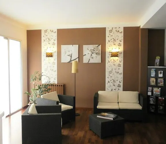 Jaures 2* Тулон